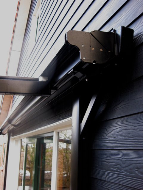 Pergolino-zonwering-met-LED-verlichting-Horeca-terras-zonwering-Horeca-terrasoverkapping-doek-Horeca-6